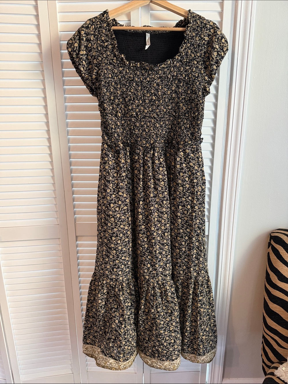 Vintage-Inspired Black Floral Midi Dress